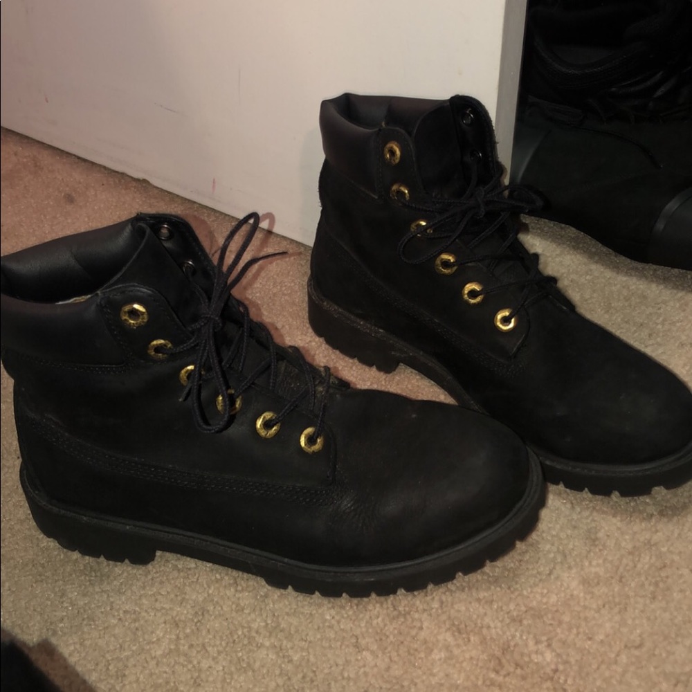 Black and gold timberlands